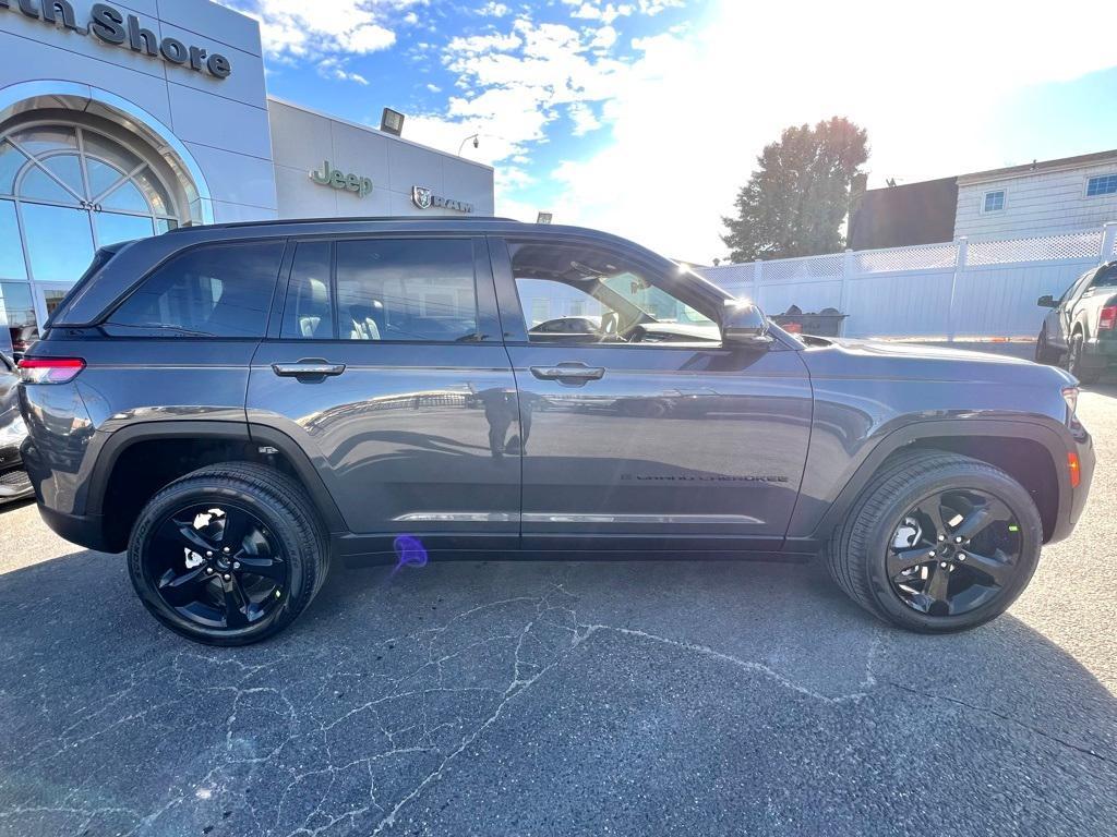 new 2025 Jeep Grand Cherokee car, priced at $43,850