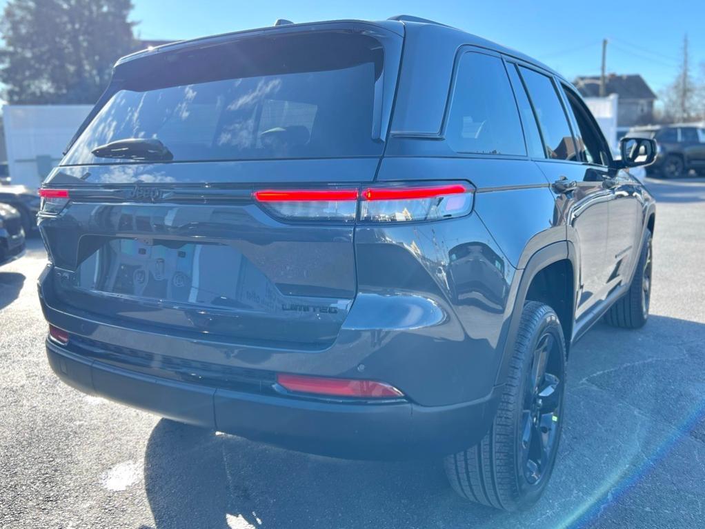 new 2025 Jeep Grand Cherokee car, priced at $43,850