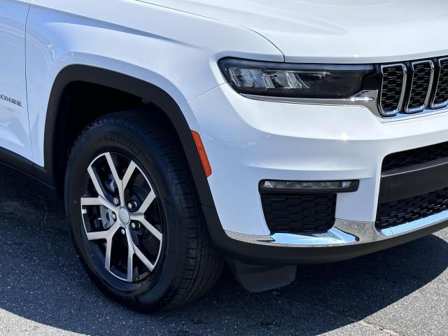 new 2024 Jeep Grand Cherokee L car, priced at $39,495