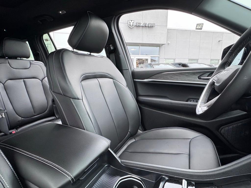 new 2025 Jeep Grand Cherokee L car, priced at $51,762