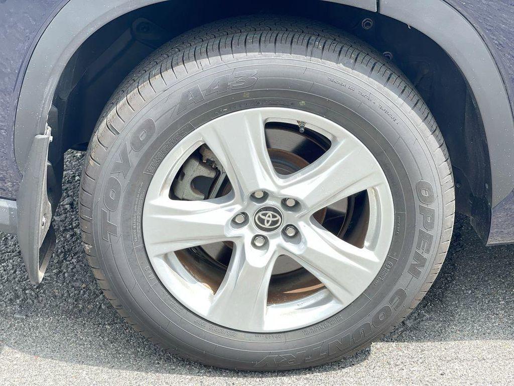 used 2022 Toyota Highlander car, priced at $32,897