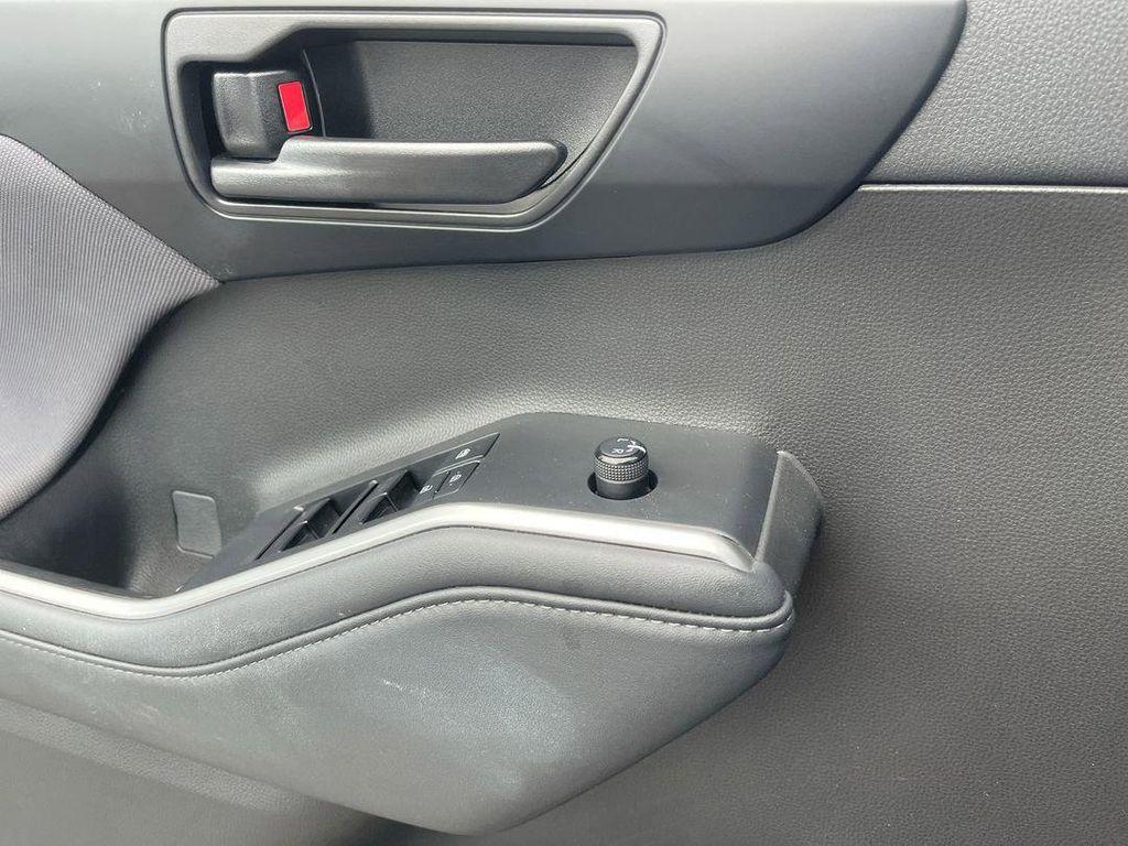 used 2022 Toyota Highlander car, priced at $32,897