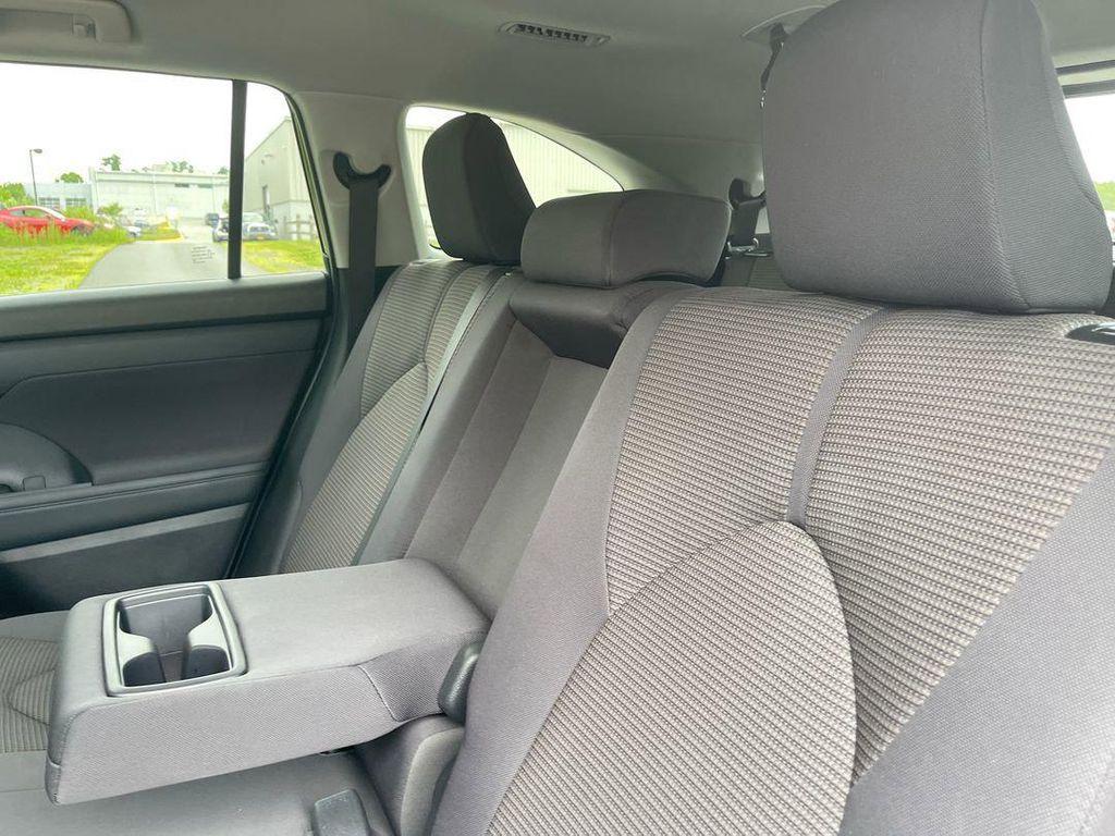 used 2022 Toyota Highlander car, priced at $32,897
