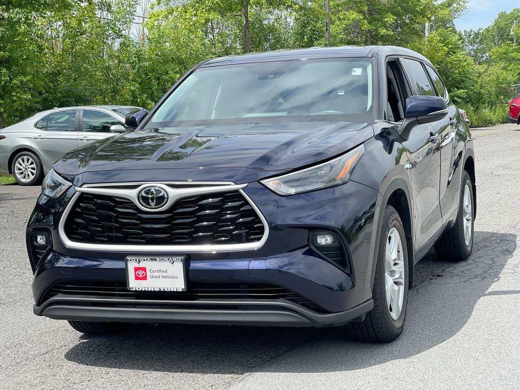 used 2022 Toyota Highlander car, priced at $32,897