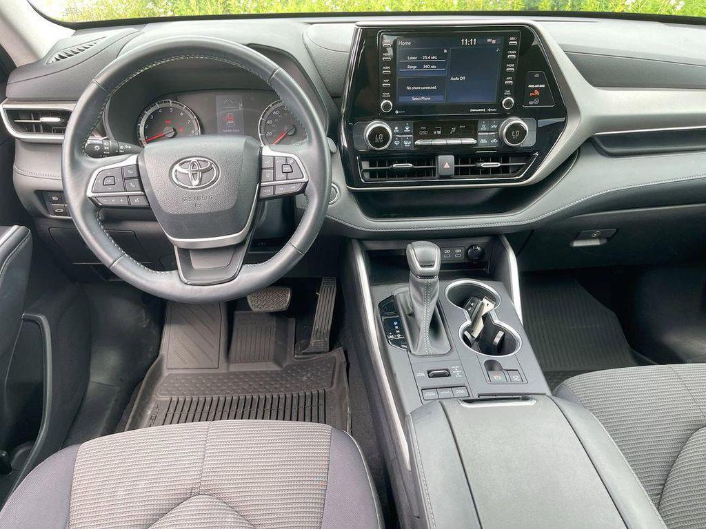 used 2022 Toyota Highlander car, priced at $32,897