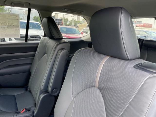 new 2025 Toyota Grand Highlander car, priced at $53,978