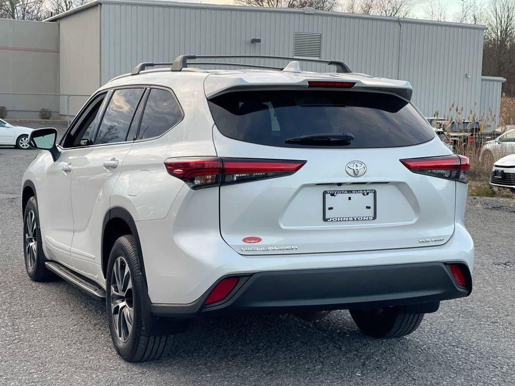 used 2022 Toyota Highlander car, priced at $32,487