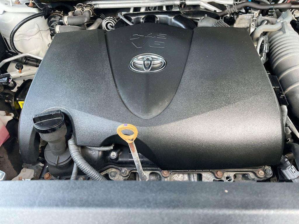 used 2022 Toyota Highlander car, priced at $32,487