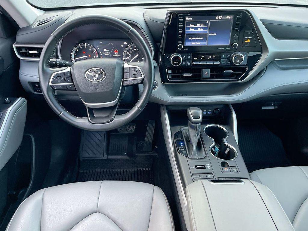 used 2022 Toyota Highlander car, priced at $32,487