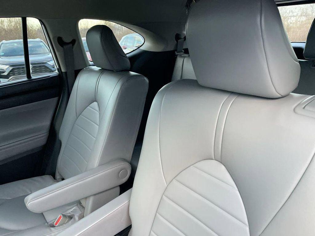 used 2022 Toyota Highlander car, priced at $32,487