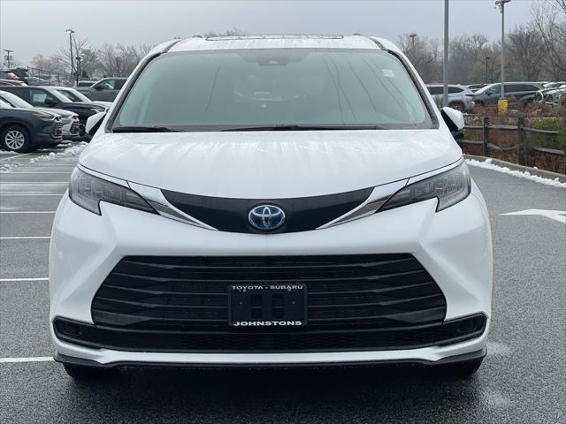 new 2025 Toyota Sienna car, priced at $47,250