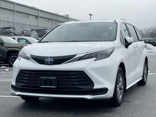 new 2025 Toyota Sienna car, priced at $47,250