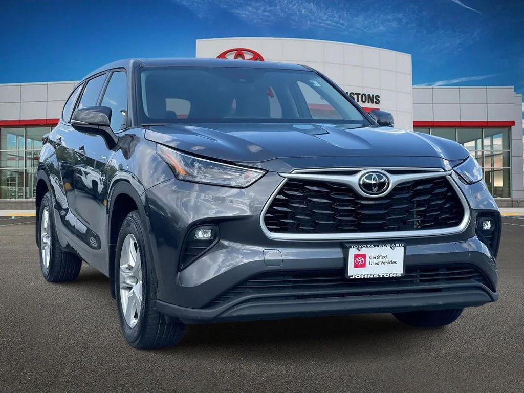used 2022 Toyota Highlander car, priced at $30,985