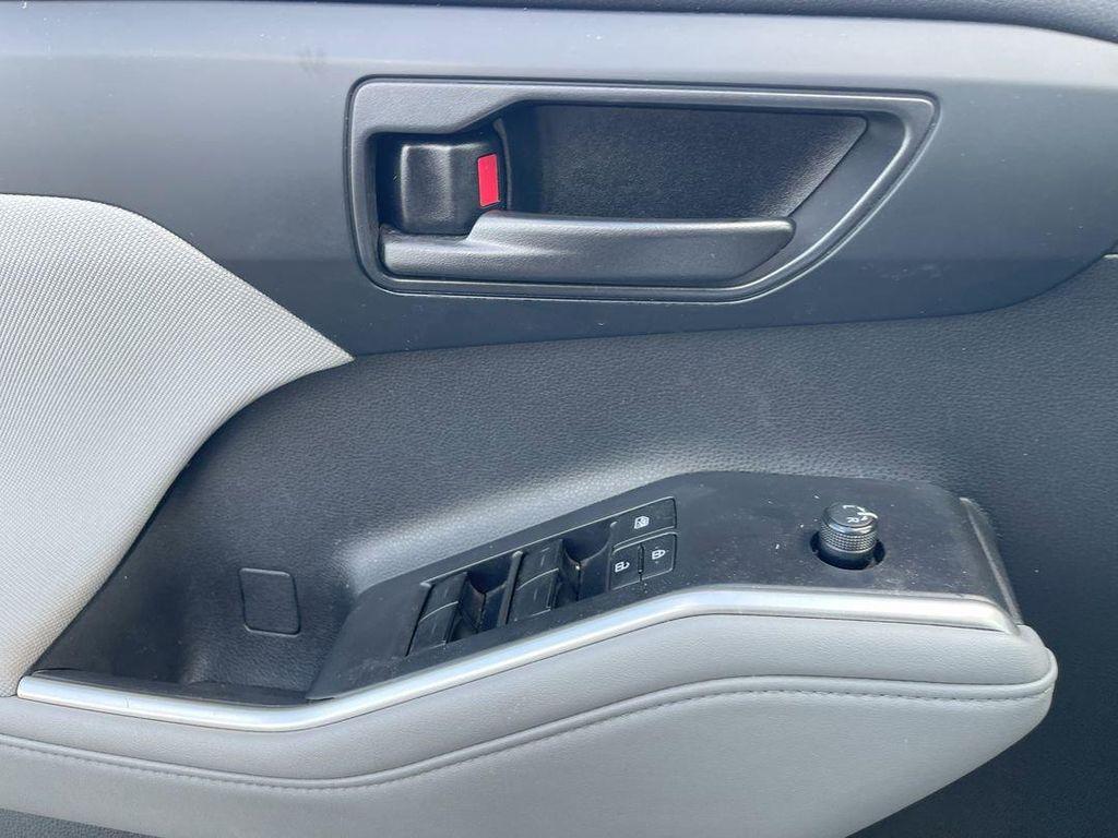used 2022 Toyota Highlander car, priced at $30,985