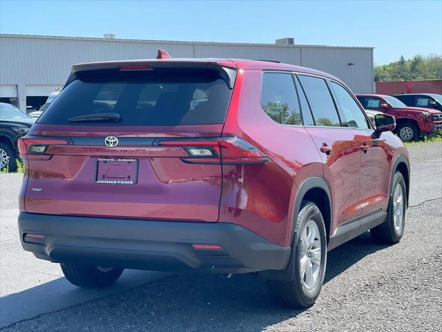 used 2025 Toyota Highlander car, priced at $44,918