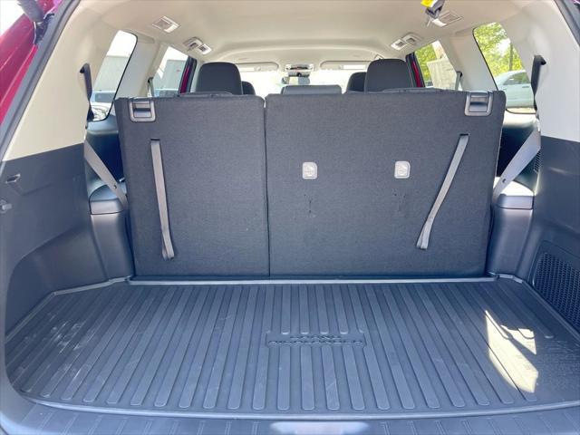 used 2025 Toyota Highlander car, priced at $44,918
