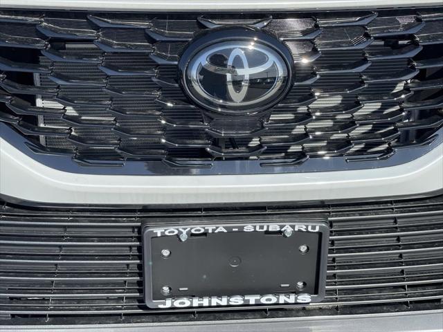 used 2023 Toyota Highlander car, priced at $46,597