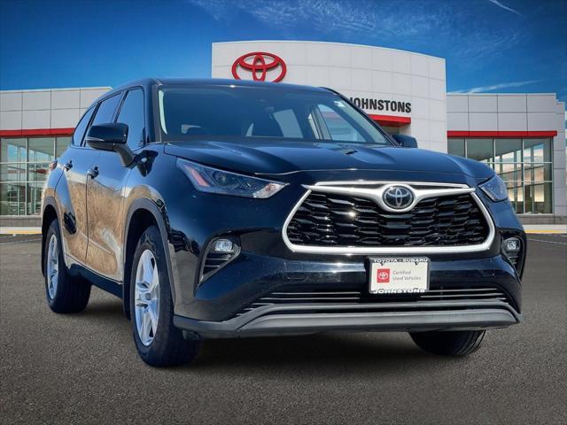 used 2022 Toyota Highlander car, priced at $31,485