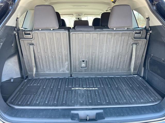 used 2022 Toyota Highlander car, priced at $31,485