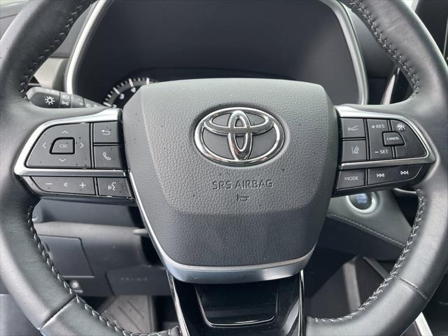 used 2021 Toyota Highlander car, priced at $35,367