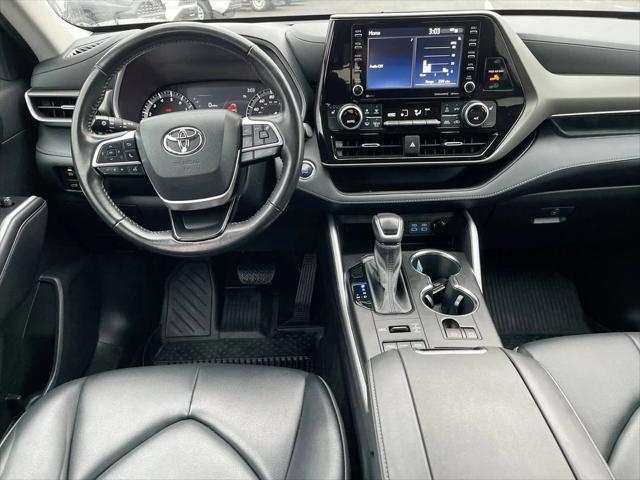 used 2022 Toyota Highlander car, priced at $34,987