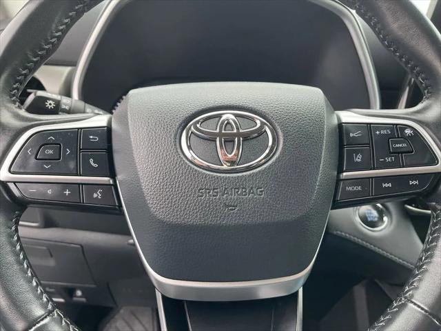 used 2022 Toyota Highlander car, priced at $34,987