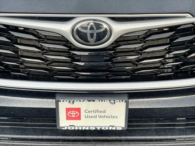 used 2022 Toyota Highlander car, priced at $34,897