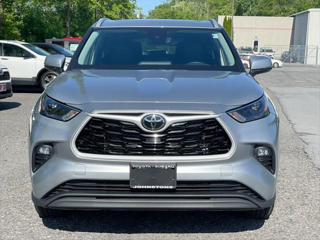 used 2025 Toyota Highlander car, priced at $45,985