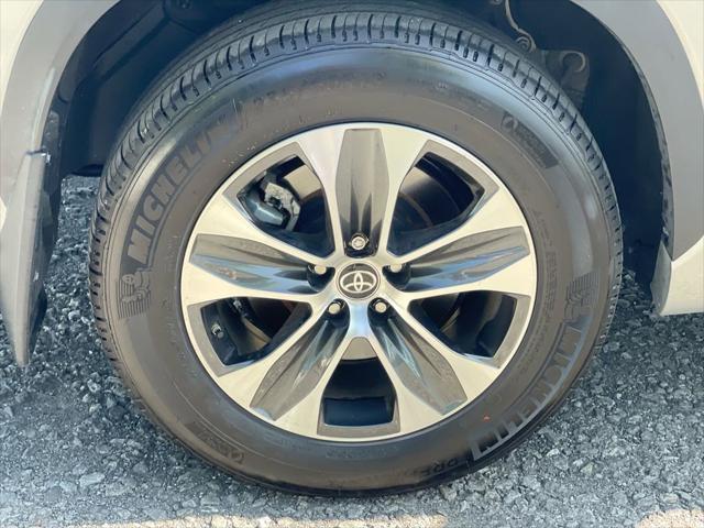 used 2025 Toyota Highlander car, priced at $45,985