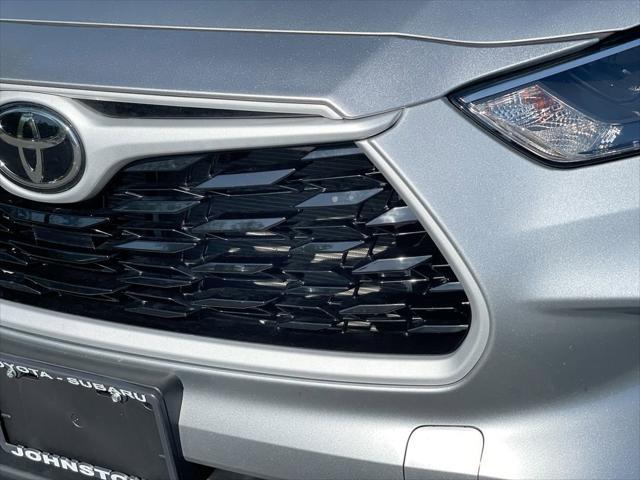 used 2025 Toyota Highlander car, priced at $45,985