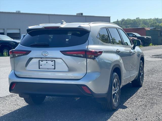 used 2025 Toyota Highlander car, priced at $45,985