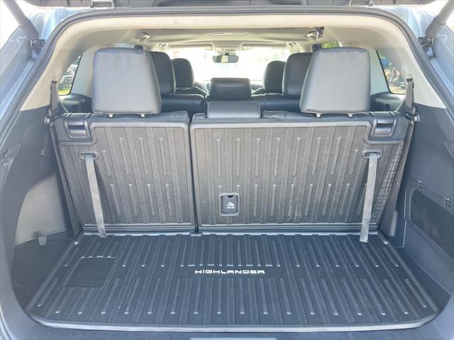 used 2025 Toyota Highlander car, priced at $45,985