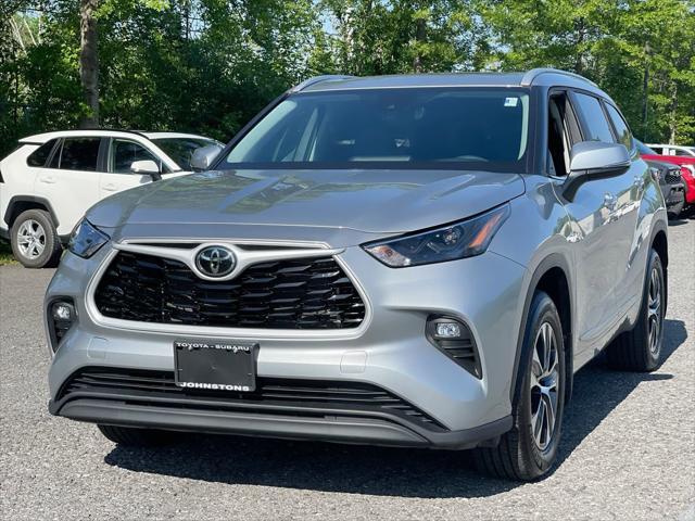used 2025 Toyota Highlander car, priced at $45,985