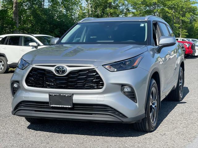 used 2025 Toyota Highlander car, priced at $45,985