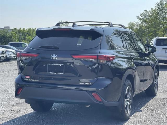 used 2022 Toyota Highlander car, priced at $31,467