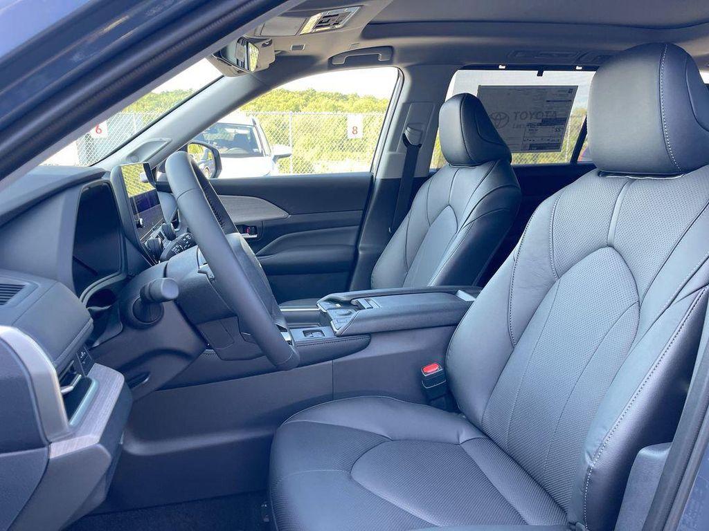 new 2025 Toyota Grand Highlander car, priced at $53,338