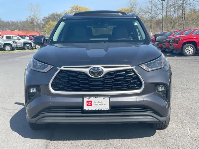 used 2020 Toyota Highlander car, priced at $28,897