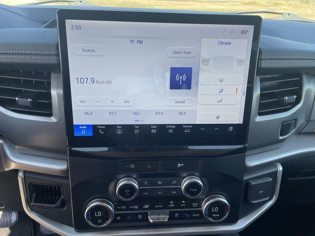 used 2024 Ford Expedition car, priced at $41,995