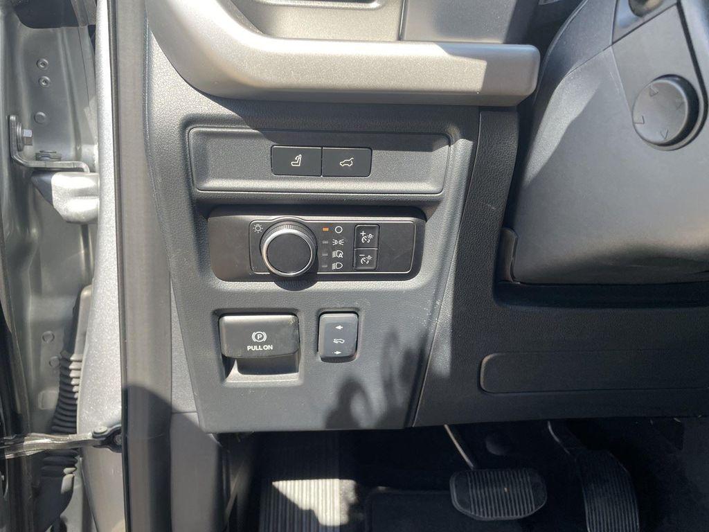 used 2024 Ford Expedition car, priced at $41,995