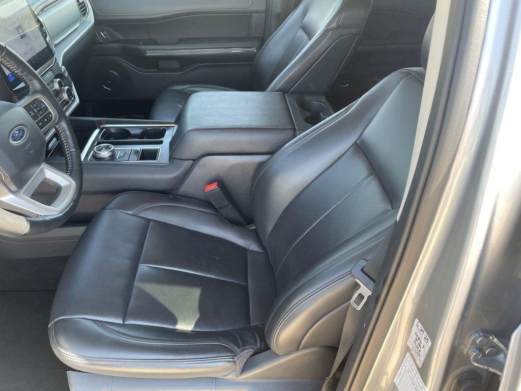 used 2024 Ford Expedition car, priced at $41,995