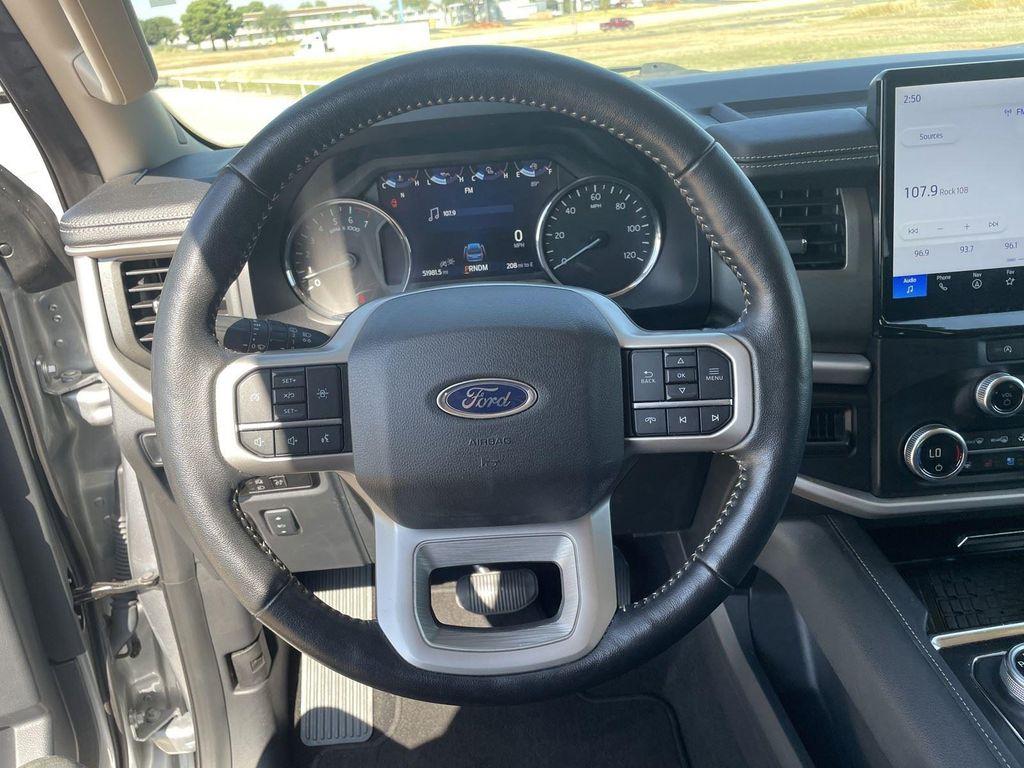 used 2024 Ford Expedition car, priced at $41,995