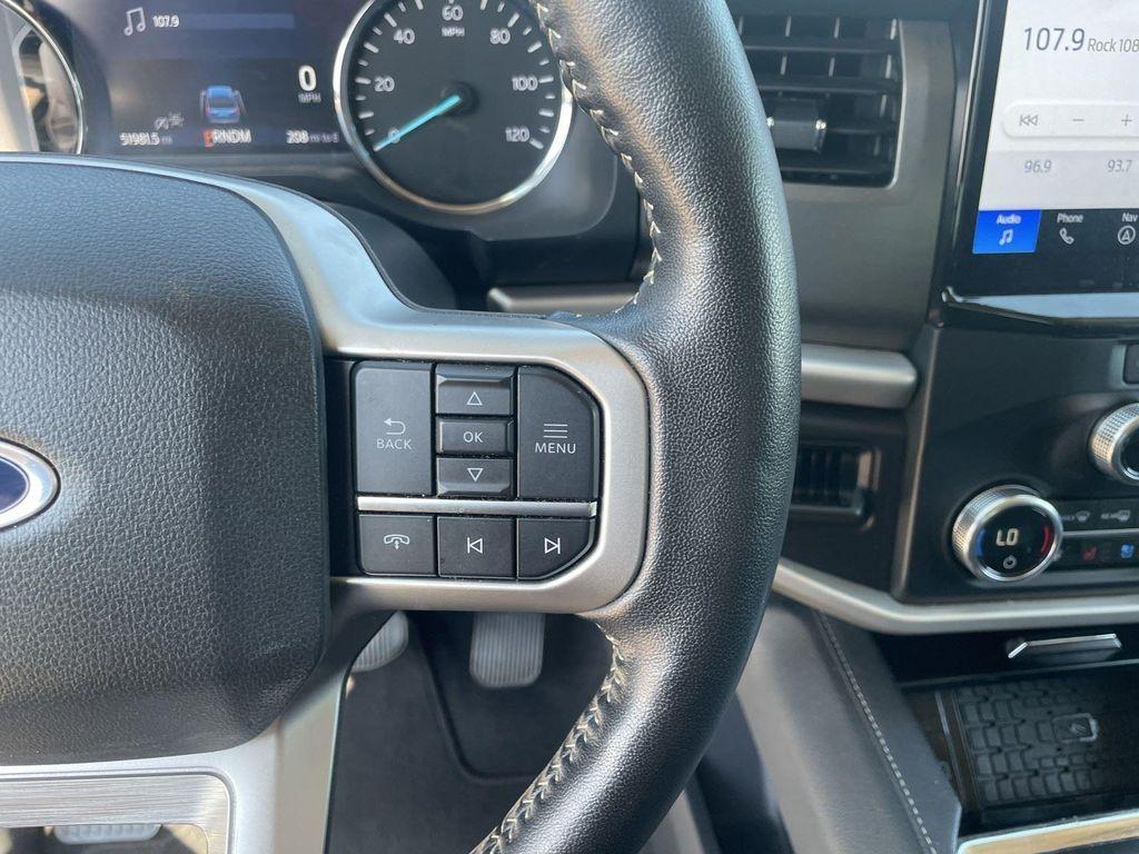 used 2024 Ford Expedition car, priced at $41,995