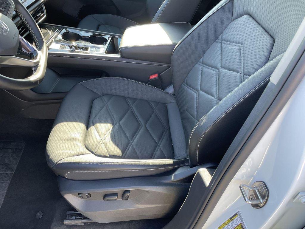 used 2025 Volkswagen Atlas car, priced at $33,314