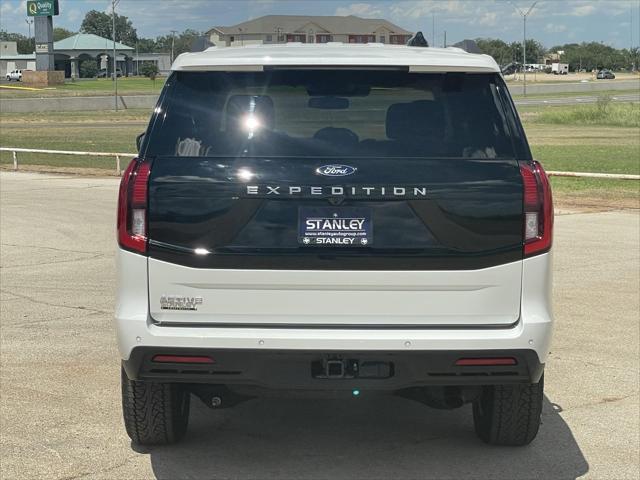 new 2025 Ford Expedition car, priced at $72,725