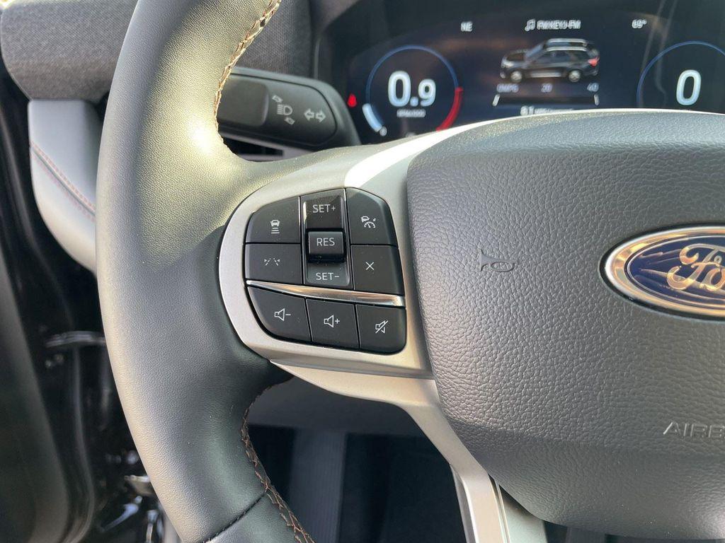 new 2025 Ford Explorer car, priced at $42,652