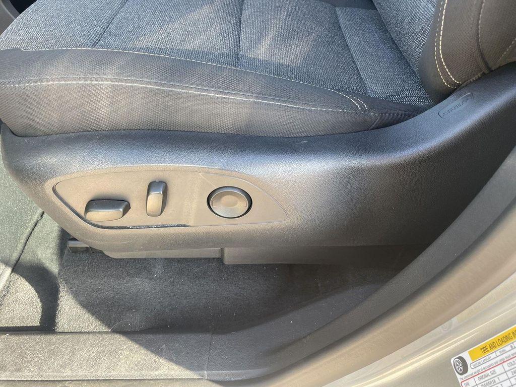 used 2025 GMC Acadia car, priced at $35,234