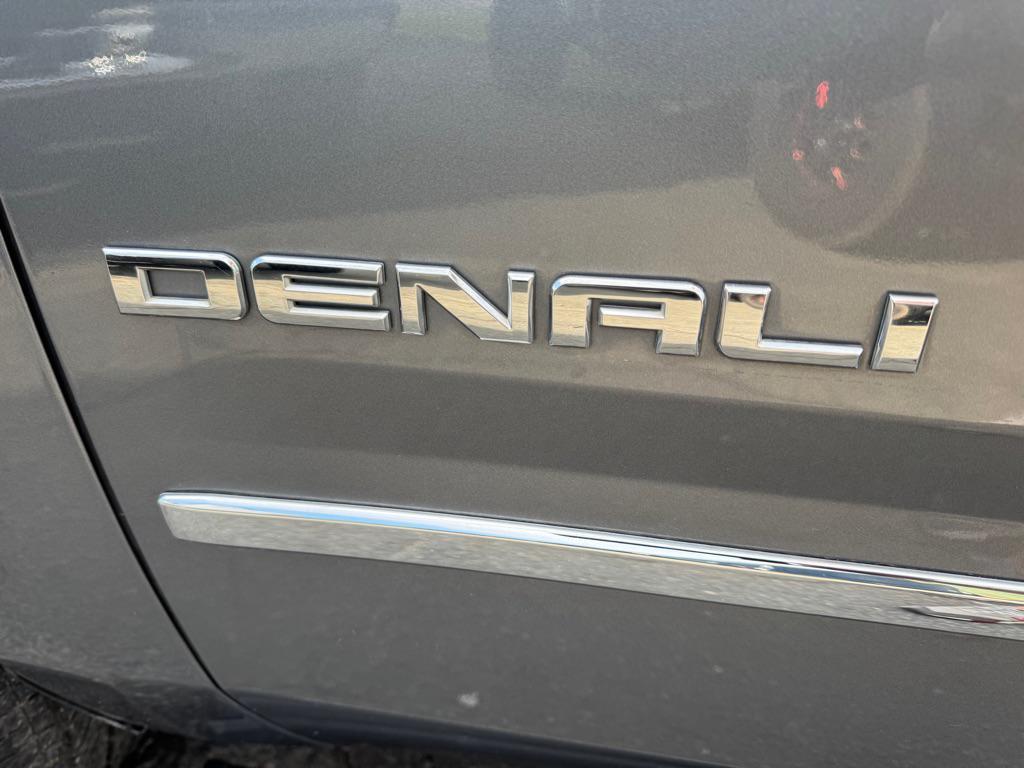used 2018 GMC Yukon car, priced at $29,800
