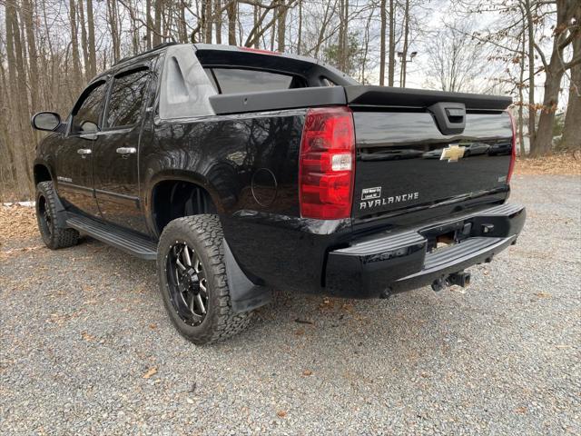 used 2007 Chevrolet Avalanche car, priced at $14,983