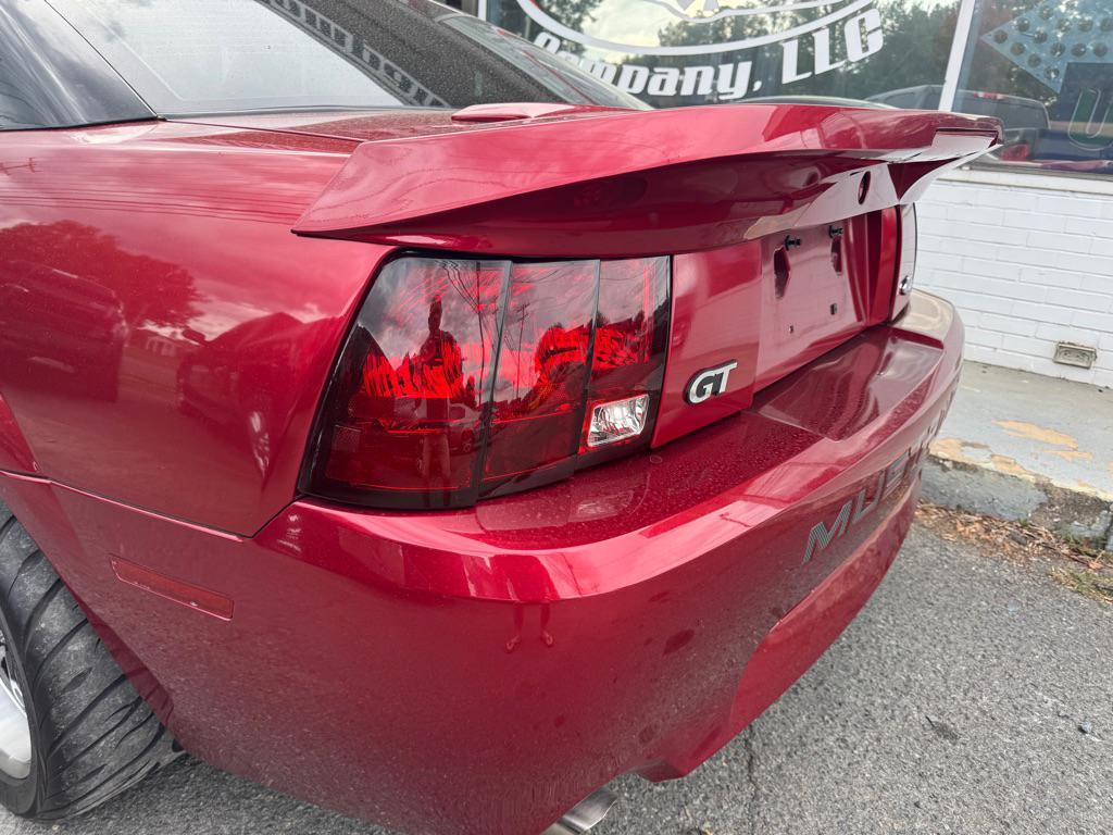 used 2004 Ford Mustang car
