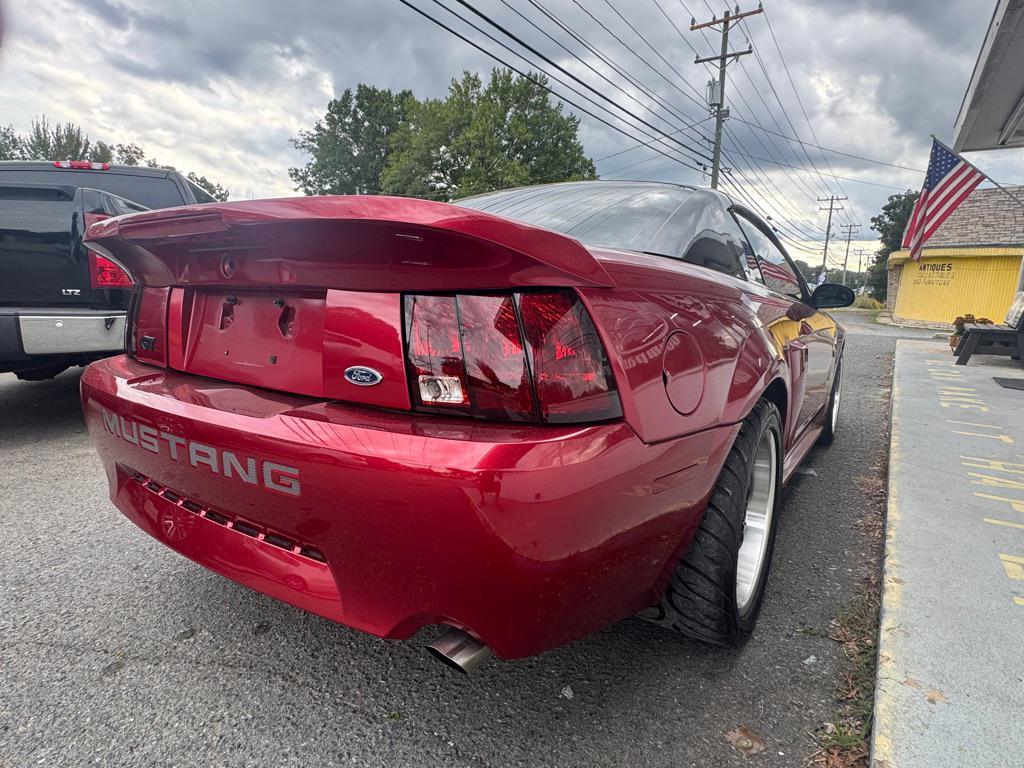 used 2004 Ford Mustang car